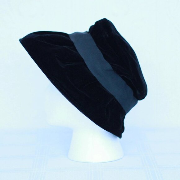 New look 50's black velvet hat - Picture 5 of 6